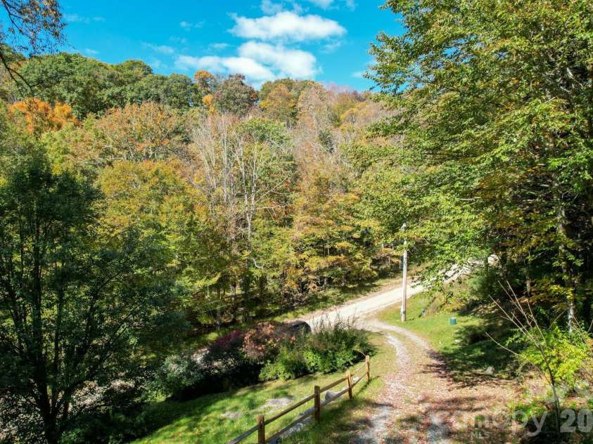 1495 El Miner Drive, Mars Hill, NC 28754.  MLS# CAR4316790, YatesRealty ID 2097. 