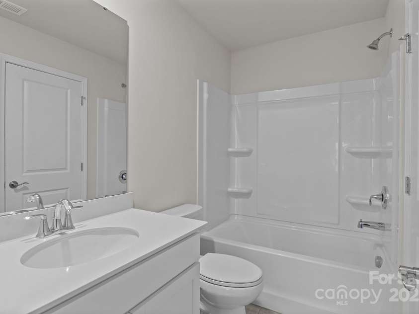 4720 Maiden Creek Way, Maiden, NC 28650.  MLS# CAR4232714, YatesRealty ID 2097. Upstairs full bath
