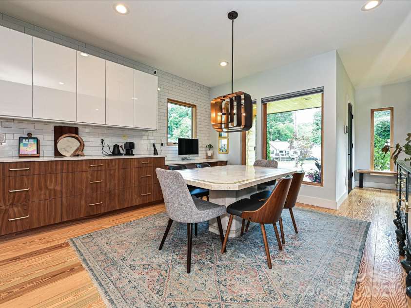 2553 Elkwood Circle, Charlotte, NC 28205.  MLS# CAR4272669, YatesRealty ID 20971. 