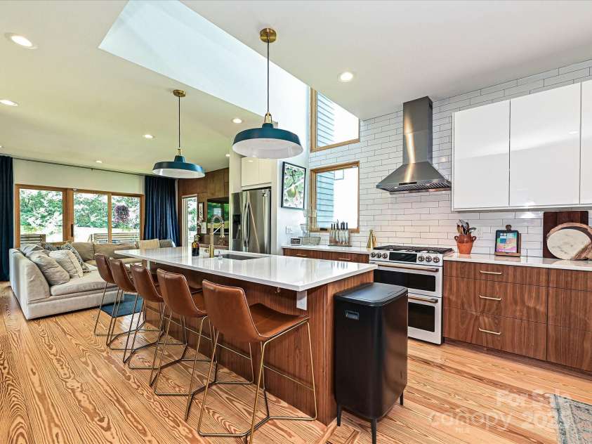 2553 Elkwood Circle, Charlotte, NC 28205.  MLS# CAR4272669, YatesRealty ID 20971. 