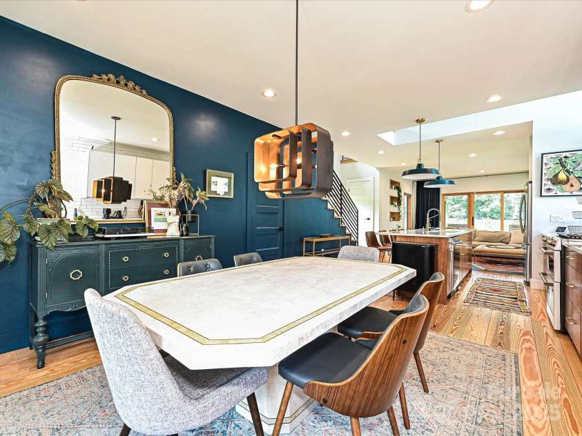 2553 Elkwood Circle, Charlotte, NC 28205.  MLS# CAR4272669, YatesRealty ID 20971. Dining Area