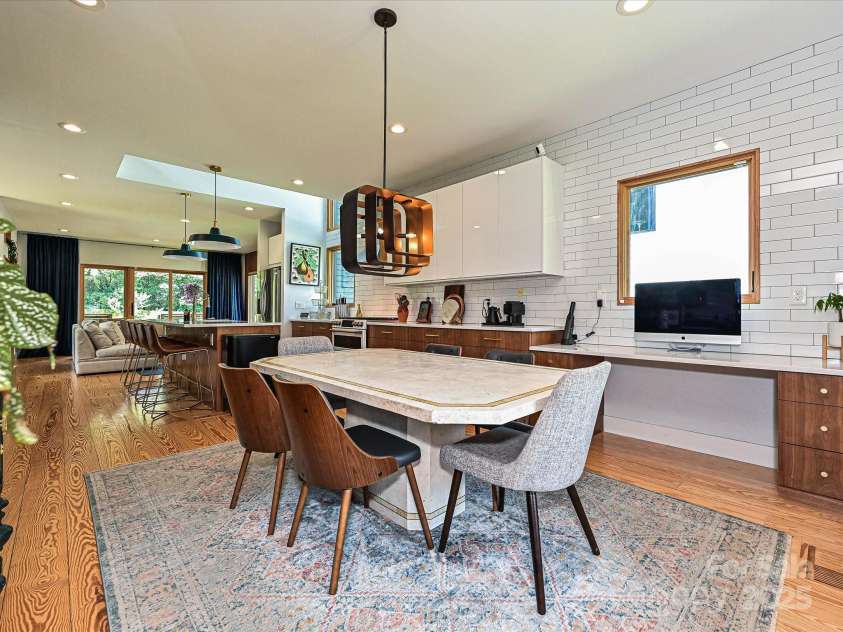 2553 Elkwood Circle, Charlotte, NC 28205.  MLS# CAR4272669, YatesRealty ID 20971. Dining area and additional counter/workspace