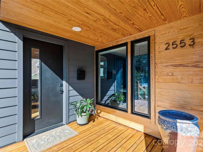 2553 Elkwood Circle, Charlotte, NC 28205.  MLS# CAR4316407, YatesRealty ID 20971. 