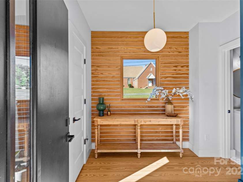 2553 Elkwood Circle, Charlotte, NC 28205.  MLS# CAR4316407, YatesRealty ID 20971. 