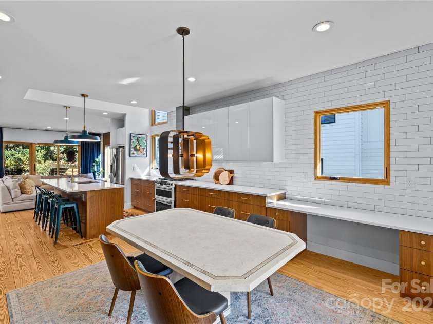 2553 Elkwood Circle, Charlotte, NC 28205.  MLS# CAR4316407, YatesRealty ID 20971. 