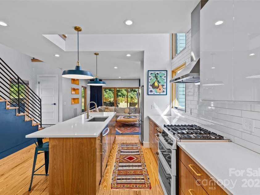 2553 Elkwood Circle, Charlotte, NC 28205.  MLS# CAR4316407, YatesRealty ID 20971. 