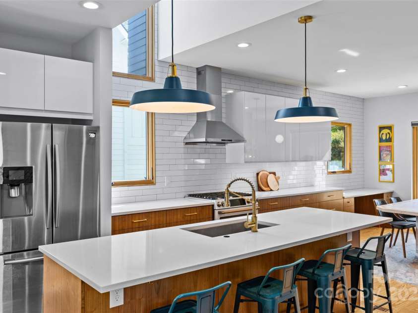 2553 Elkwood Circle, Charlotte, NC 28205.  MLS# CAR4316407, YatesRealty ID 20971. 