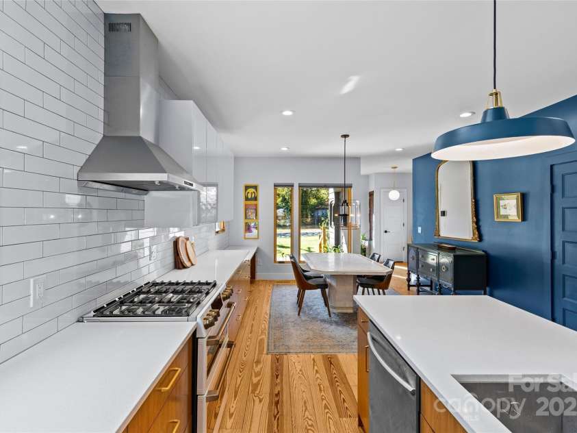 2553 Elkwood Circle, Charlotte, NC 28205.  MLS# CAR4316407, YatesRealty ID 20971. 