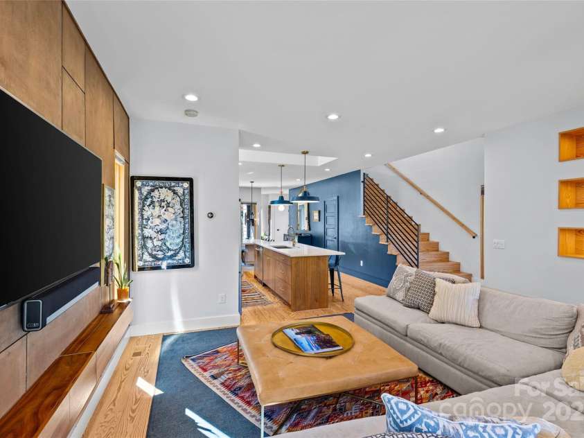 2553 Elkwood Circle, Charlotte, NC 28205.  MLS# CAR4316407, YatesRealty ID 20971. 