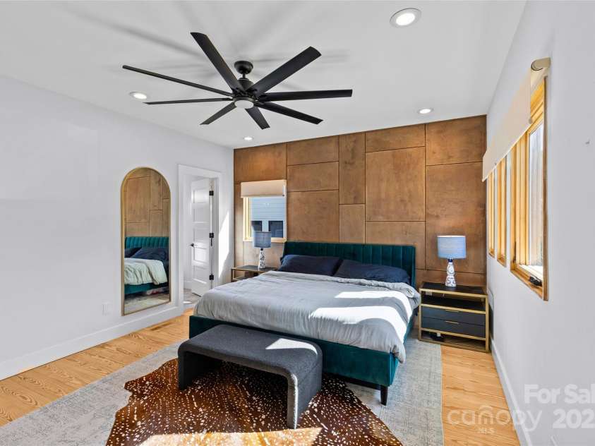 2553 Elkwood Circle, Charlotte, NC 28205.  MLS# CAR4316407, YatesRealty ID 20971. 