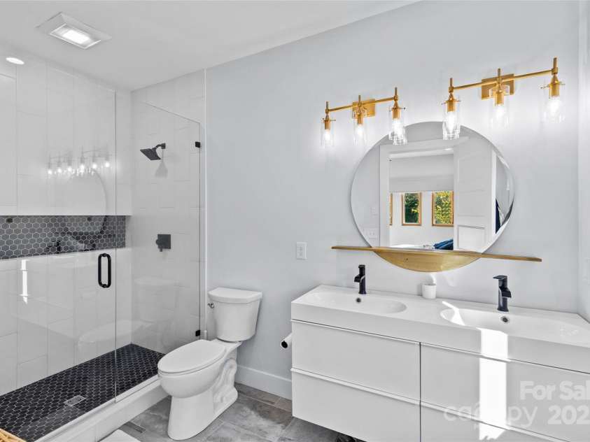 2553 Elkwood Circle, Charlotte, NC 28205.  MLS# CAR4316407, YatesRealty ID 20971. 