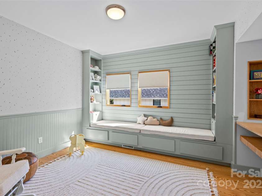 2553 Elkwood Circle, Charlotte, NC 28205.  MLS# CAR4316407, YatesRealty ID 20971. 