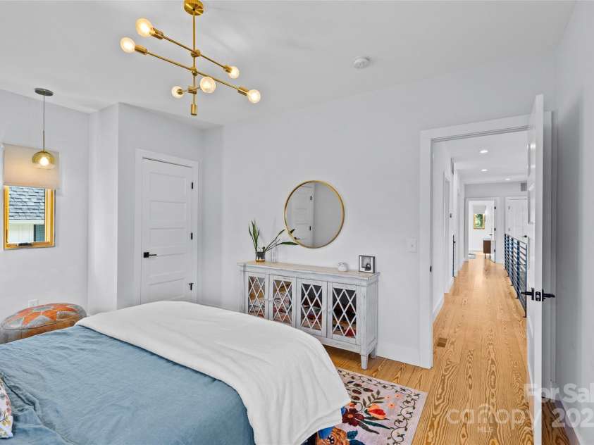 2553 Elkwood Circle, Charlotte, NC 28205.  MLS# CAR4316407, YatesRealty ID 20971. 