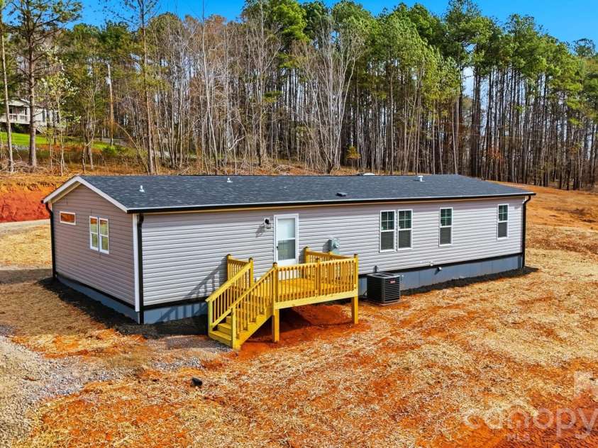4184 Maple Trail, Morganton, NC 28655.  MLS# CAR4340866, YatesRealty ID 20971. 