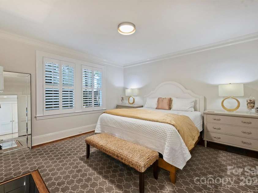726 Kingston Avenue, Charlotte, NC 28203.  MLS# CAR4272217, YatesRealty ID 20972. Primary bedroom on main