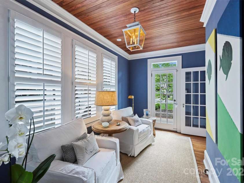 726 Kingston Avenue, Charlotte, NC 28203.  MLS# CAR4272217, YatesRealty ID 20972. Sunroom or office