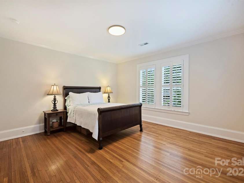 726 Kingston Avenue, Charlotte, NC 28203.  MLS# CAR4272217, YatesRealty ID 20972. Upstairs bedroom