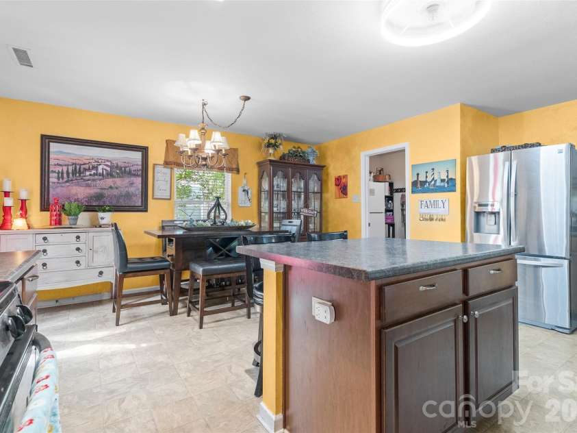 3248 Pikes Peak Drive, Gastonia, NC 28052.  MLS# CAR4375149, YatesRealty ID 20973. 