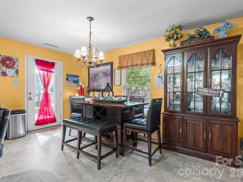 3248 Pikes Peak Drive, Gastonia, NC 28052.  MLS# CAR4375149, YatesRealty ID 20973. 