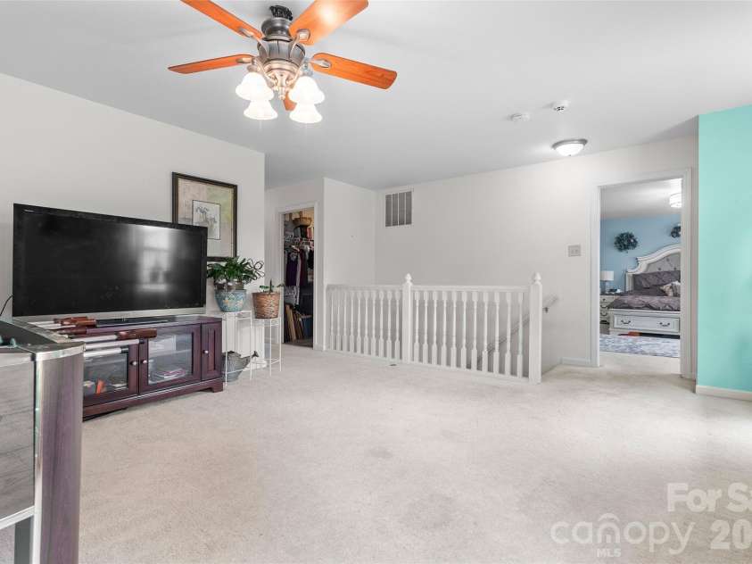 3248 Pikes Peak Drive, Gastonia, NC 28052.  MLS# CAR4375149, YatesRealty ID 20973. 