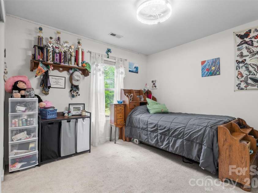 3248 Pikes Peak Drive, Gastonia, NC 28052.  MLS# CAR4375149, YatesRealty ID 20973. 