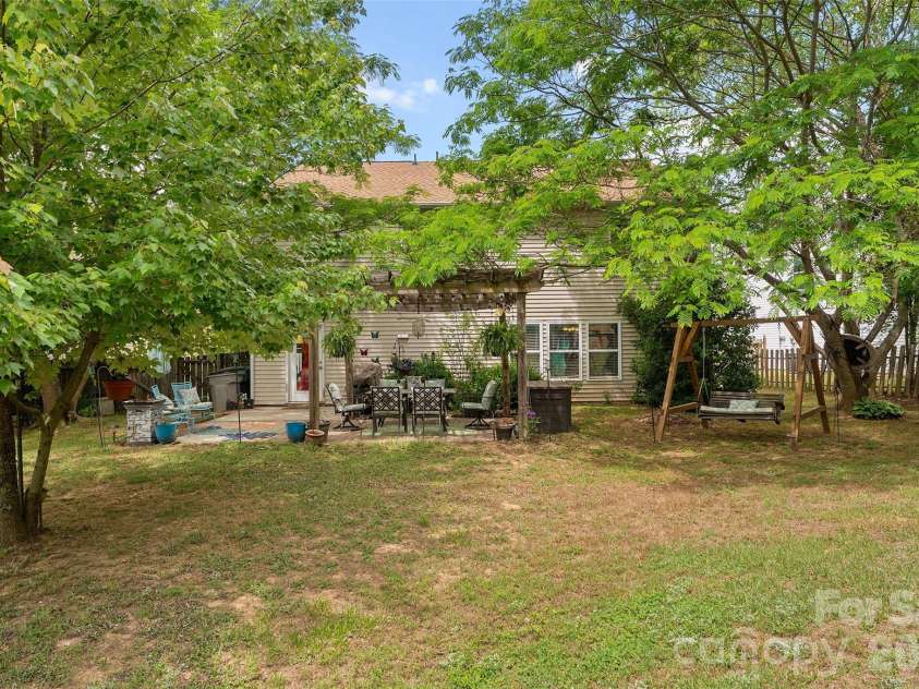3248 Pikes Peak Drive, Gastonia, NC 28052.  MLS# CAR4375149, YatesRealty ID 20973. 