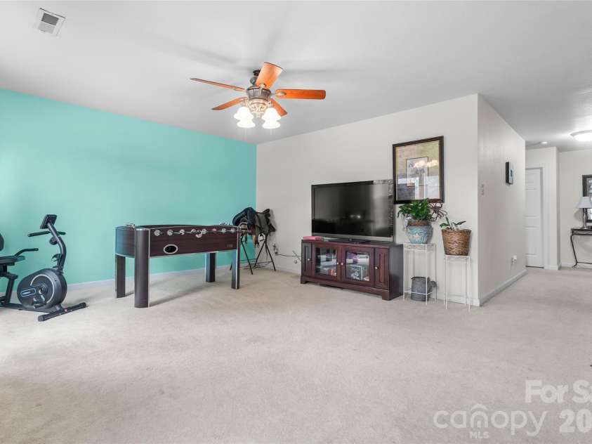 3248 Pikes Peak Drive, Gastonia, NC 28052.  MLS# CAR4375149, YatesRealty ID 20973. Loft / bonus area