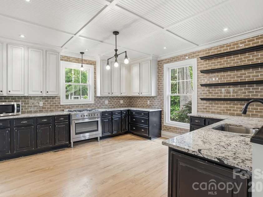 101 Crawford Street, Monroe, NC 28112.  MLS# CAR4364390, YatesRealty ID 20974. 