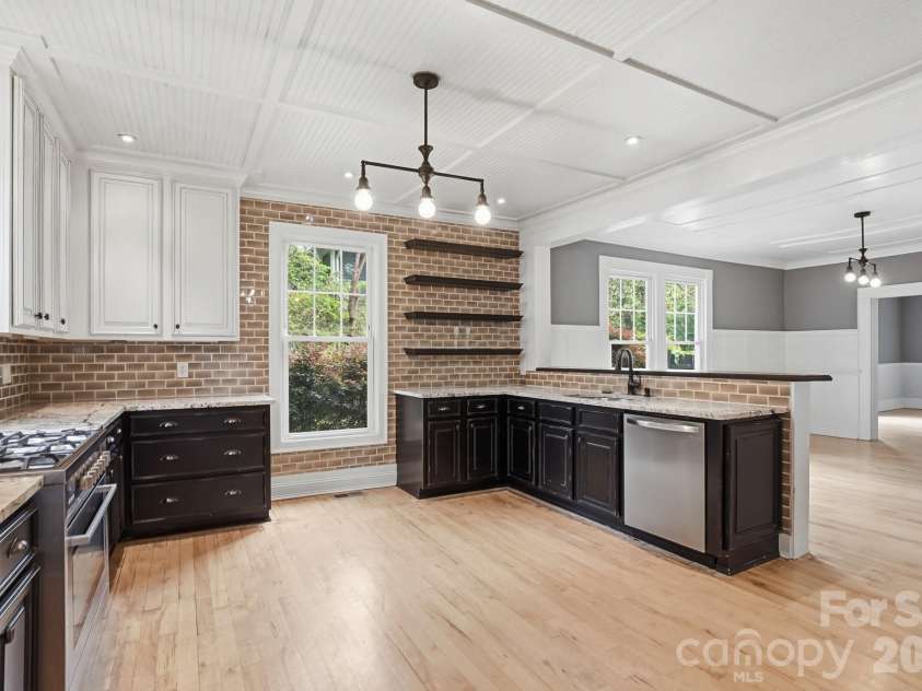 101 Crawford Street, Monroe, NC 28112.  MLS# CAR4364390, YatesRealty ID 20974. 