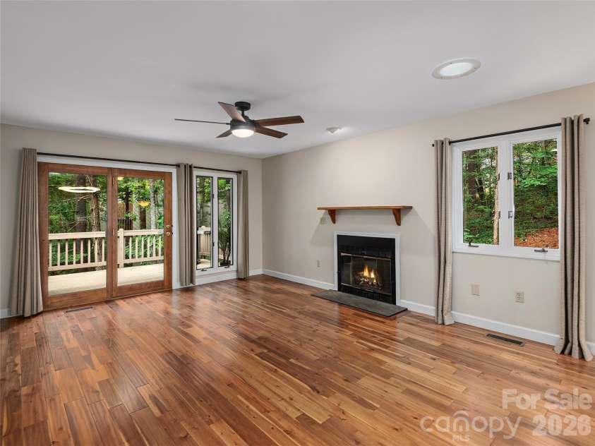 23 Cedarwood Trail, Asheville, NC 28803.  MLS# CAR4396022, YatesRealty ID 20975. 
