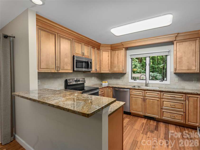 23 Cedarwood Trail, Asheville, NC 28803.  MLS# CAR4396022, YatesRealty ID 20975. 
