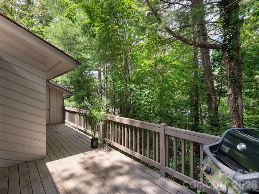 23 Cedarwood Trail, Asheville, NC 28803.  MLS# CAR4396022, YatesRealty ID 20975. 
