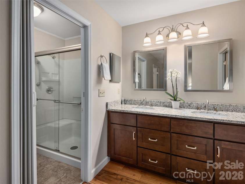 23 Cedarwood Trail, Asheville, NC 28803.  MLS# CAR4396022, YatesRealty ID 20975. 