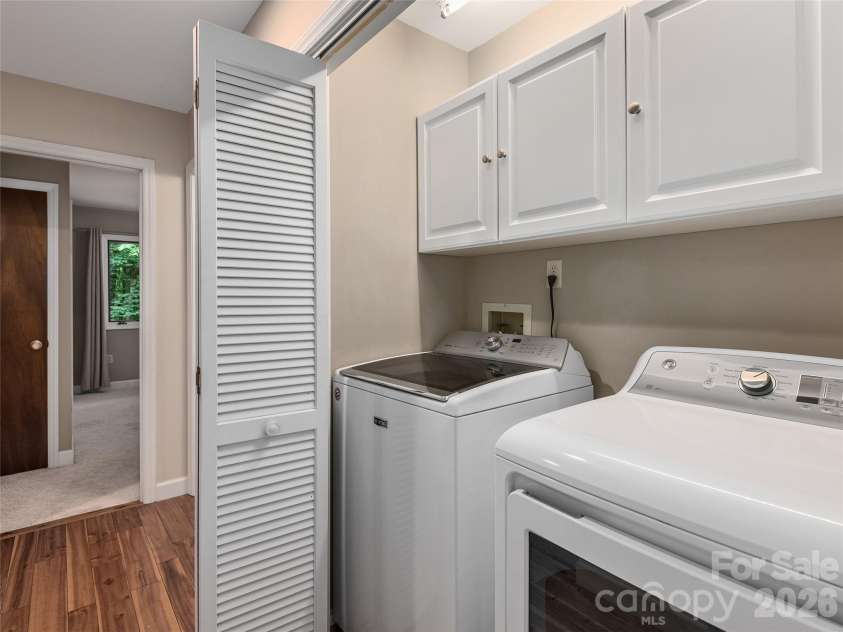 23 Cedarwood Trail, Asheville, NC 28803.  MLS# CAR4396022, YatesRealty ID 20975. 