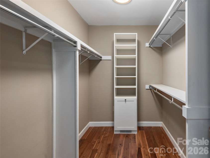 23 Cedarwood Trail, Asheville, NC 28803.  MLS# CAR4396022, YatesRealty ID 20975. 