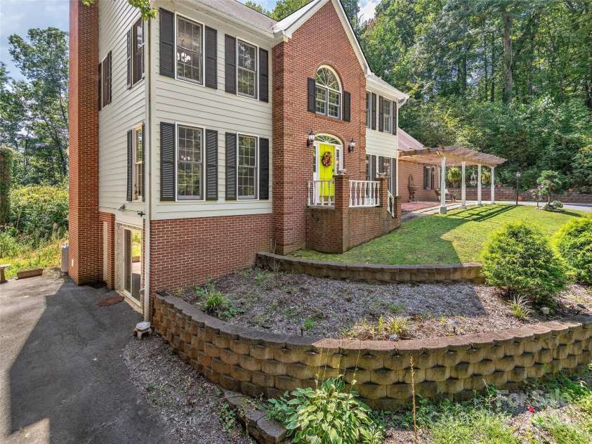 29 Tillman Road, Lake Junaluska, NC 28745.  MLS# CAR4178685, YatesRealty ID 20975. 
