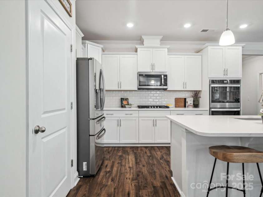 1008 Millbridge Parkway, Waxhaw, NC 28173.  MLS# CAR4270135, YatesRealty ID 20976. 