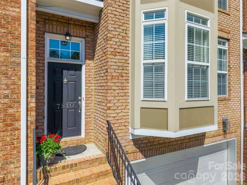 7810 Springs Village Lane, Charlotte, NC 28226.  MLS# CAR4379531, YatesRealty ID 20976. 