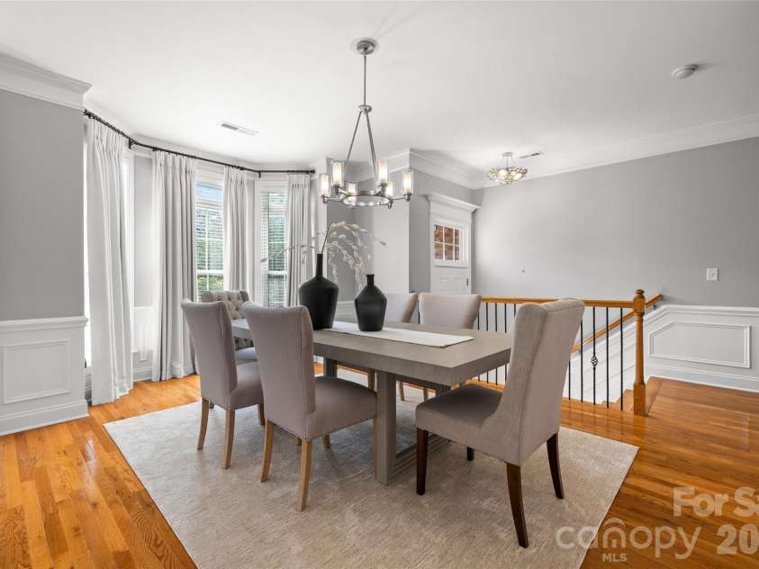 7810 Springs Village Lane, Charlotte, NC 28226.  MLS# CAR4379531, YatesRealty ID 20976. 