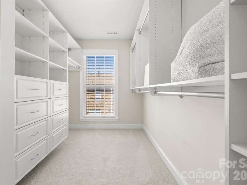 7810 Springs Village Lane, Charlotte, NC 28226.  MLS# CAR4379531, YatesRealty ID 20976. 