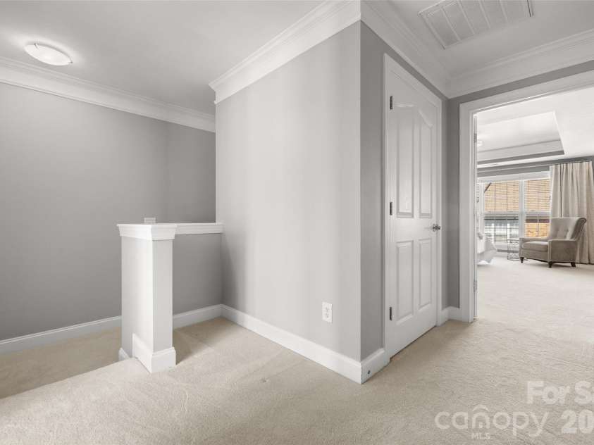7810 Springs Village Lane, Charlotte, NC 28226.  MLS# CAR4379531, YatesRealty ID 20976. 