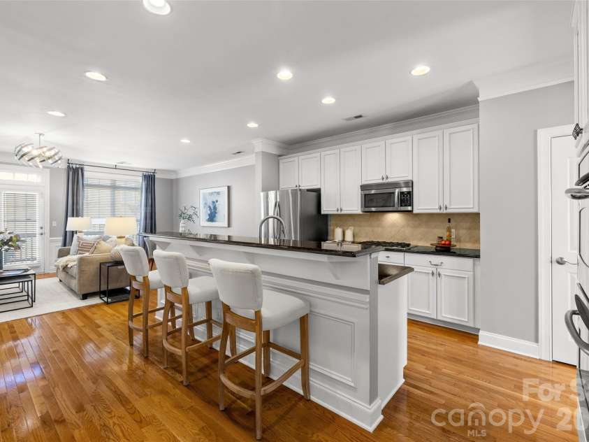 7810 Springs Village Lane, Charlotte, NC 28226.  MLS# CAR4427329, YatesRealty ID 20976. 