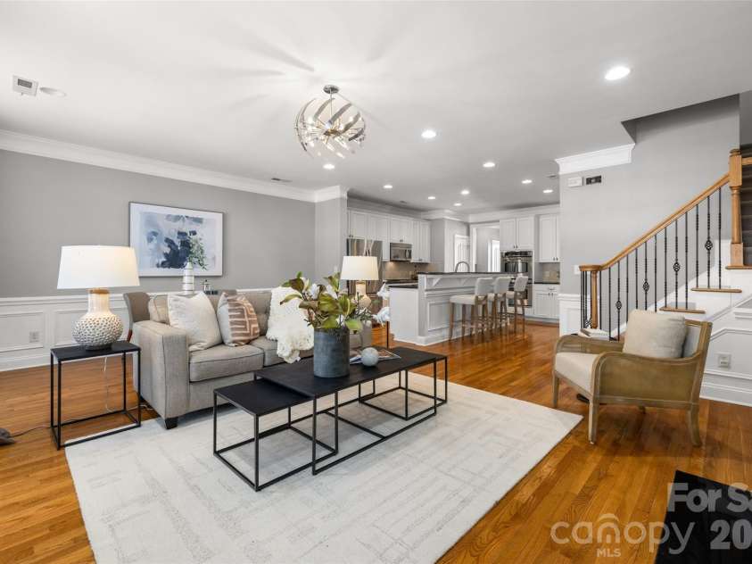 7810 Springs Village Lane, Charlotte, NC 28226.  MLS# CAR4427329, YatesRealty ID 20976. 