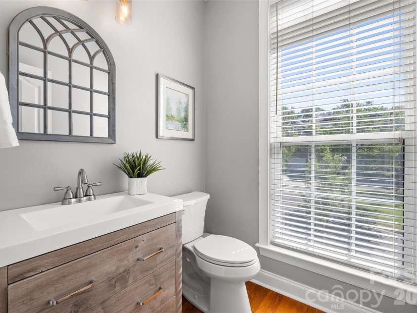 7810 Springs Village Lane, Charlotte, NC 28226.  MLS# CAR4427329, YatesRealty ID 20976. 