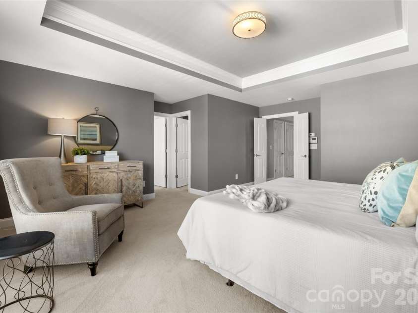 7810 Springs Village Lane, Charlotte, NC 28226.  MLS# CAR4427329, YatesRealty ID 20976. 