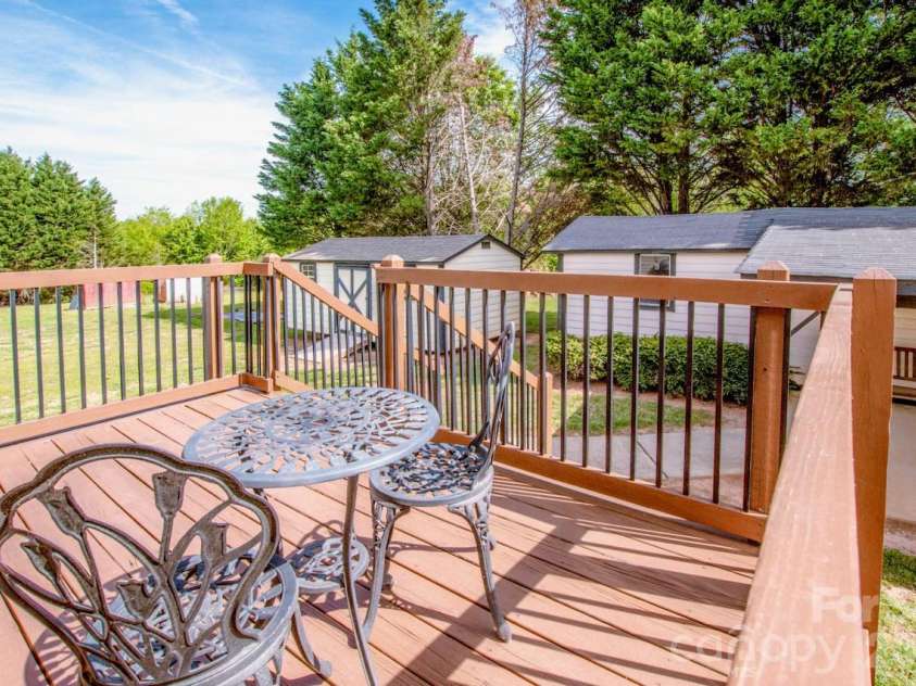525 Mountain Meadows Drive, Bessemer City, NC 28016.  MLS# CAR4371411, YatesRealty ID 20978. 