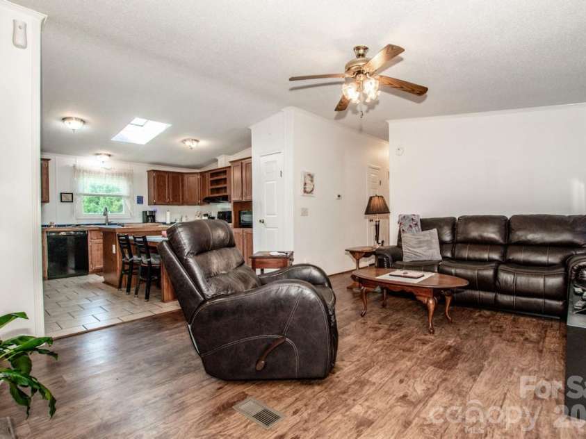 525 Mountain Meadows Drive, Bessemer City, NC 28016.  MLS# CAR4371411, YatesRealty ID 20978. Open Concept