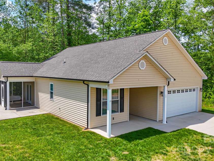 196 Eagles Landing, Morganton, NC 28655.  MLS# CAR4256981, YatesRealty ID 20979. 
