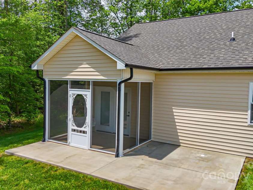 196 Eagles Landing, Morganton, NC 28655.  MLS# CAR4256981, YatesRealty ID 20979. 