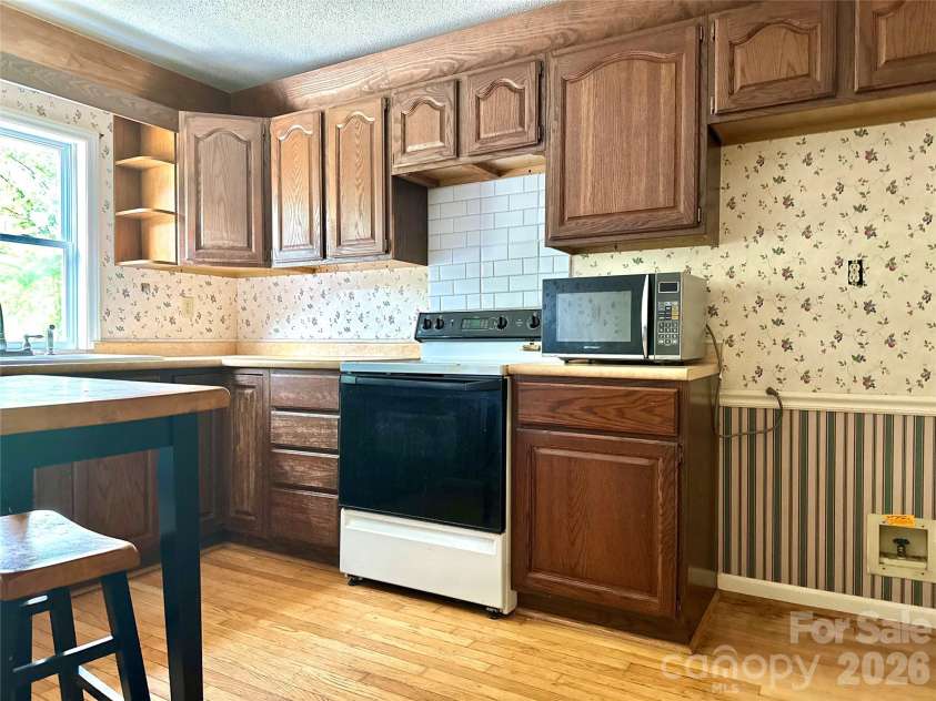 44 Sagebrush Circle, Etowah, NC 28729.  MLS# CAR4370177, YatesRealty ID 20979. 